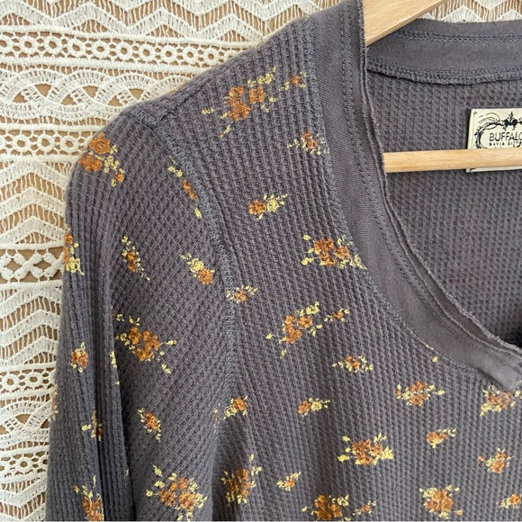 Gray Floral Long Sleeve Waffle Textured Top, GRAPHIC on BACK - Picture 8 of 10